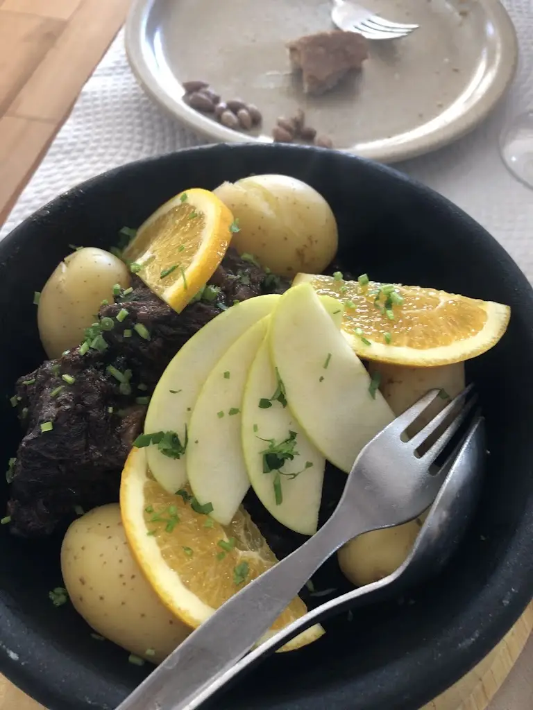 Buket Sormaz_Mirante da Estrela_Sabugueiro_recensione