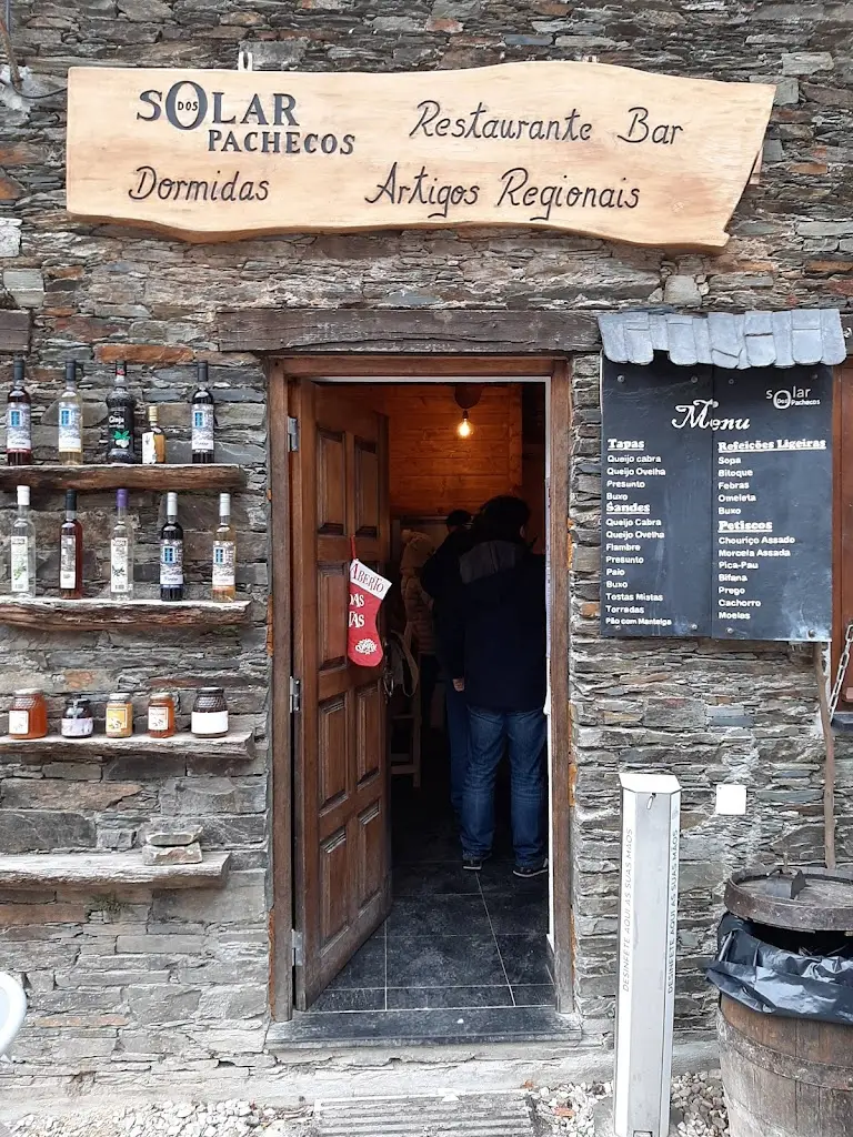 Bruno R Santos_Solar dos Pachedos_Safurdão_recensione