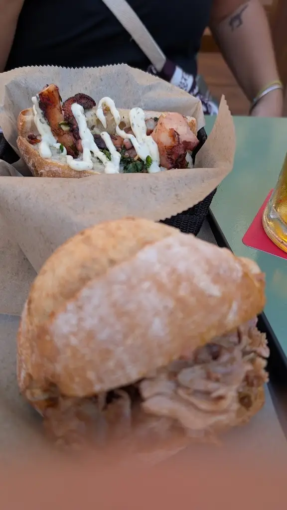 john e. scheitel_Beco de Belém_Santa Maria de Belém_review