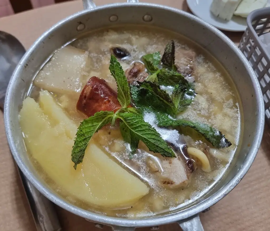 Domingos Antunes_Ti Isabel_Santo Estêvão das Galés_review