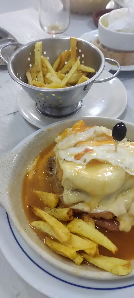 Lucas Júnio_Manel_Santo Antão do Tojal_recensione