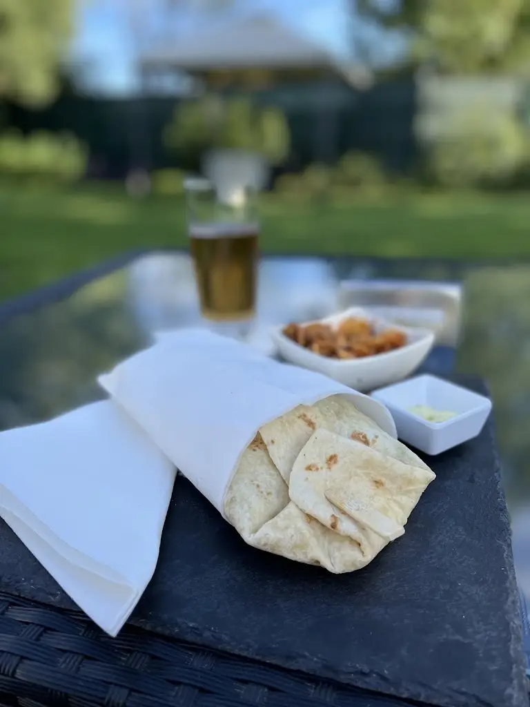 Menu_Diversus Garden Lounge_Santo António dos Cavaleiros_immagine_1