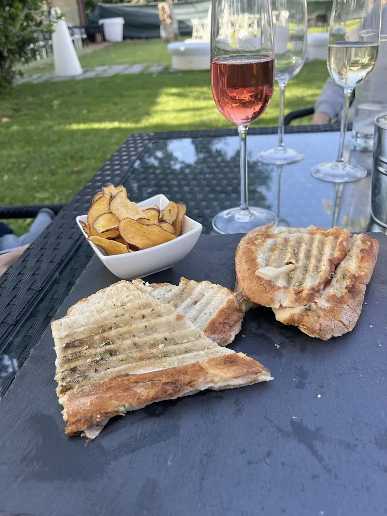 Diversus Garden Lounge_Santo António dos Cavaleiros_slider_image_3