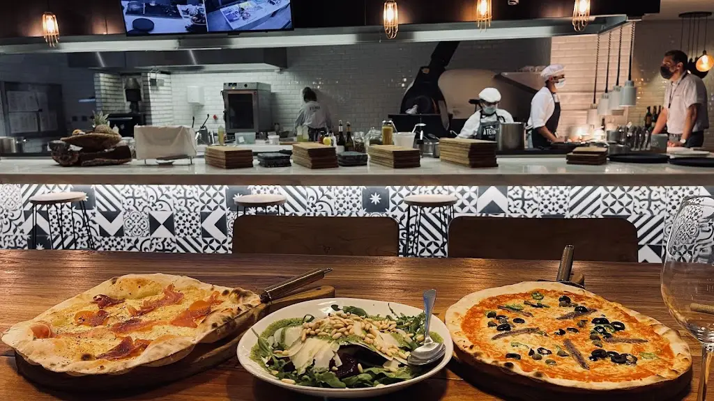 À Terra Santiago_Santiago_slider_image_3