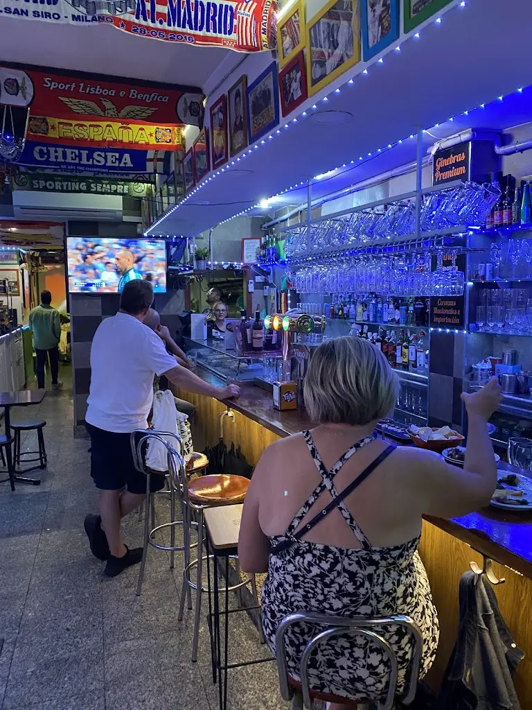 Nela Goncalves_Cota Máxima_Santa Comba_review