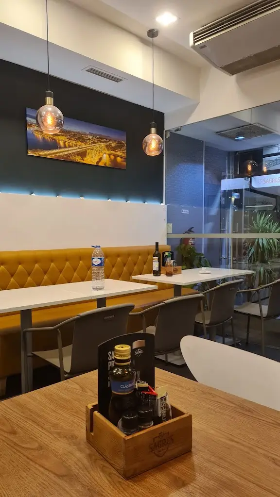 BOHEMIA CAIS 244_Santa Marinha_slider_image_2