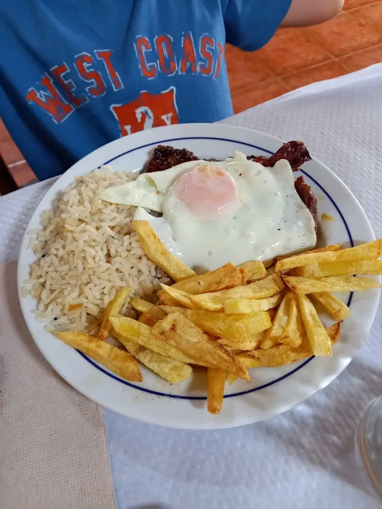 Sofia_O Chafariz_Santo Quintino_review