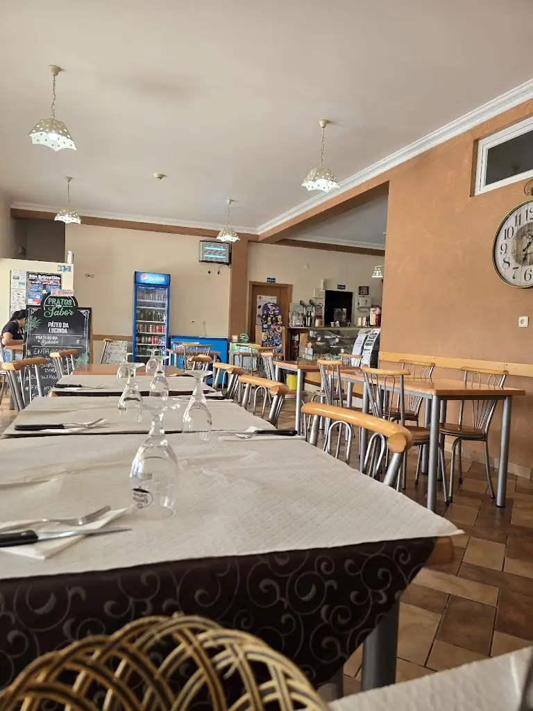 José António_O Pátio da Lucinda_Santo Quintino_recensione