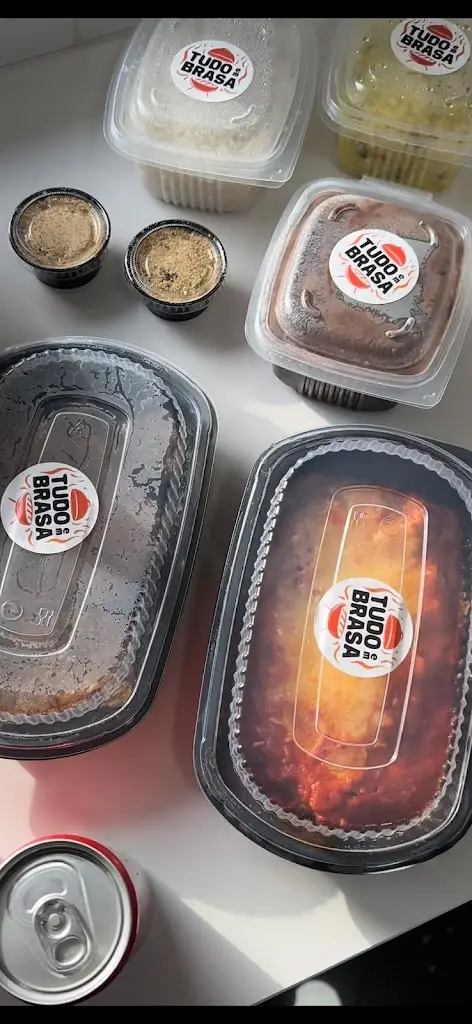 Beatriz Moreira_Tudo em Brasa_Rio de Mouro_reseña