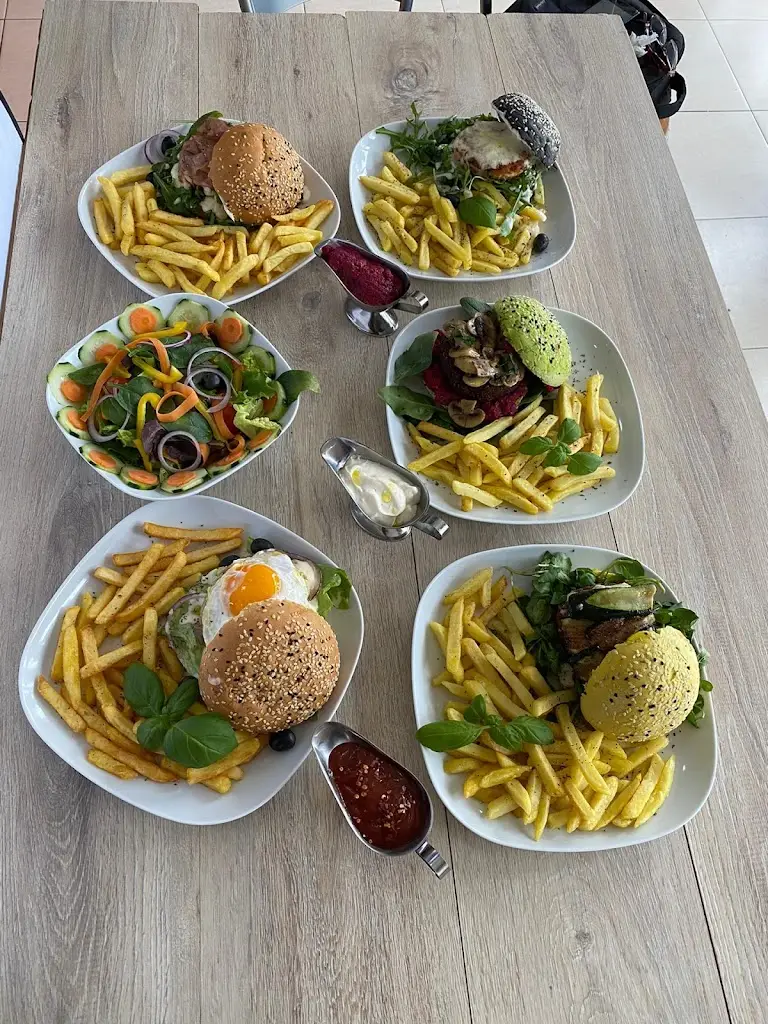 Menu_Café E Hamburgaria ROLETA_Rio de Mouro_imagen_3