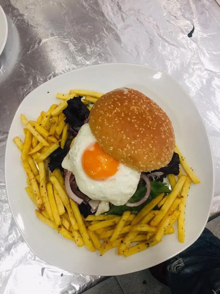 Menu_Café E Hamburgaria ROLETA_Rio de Mouro_imagen_7