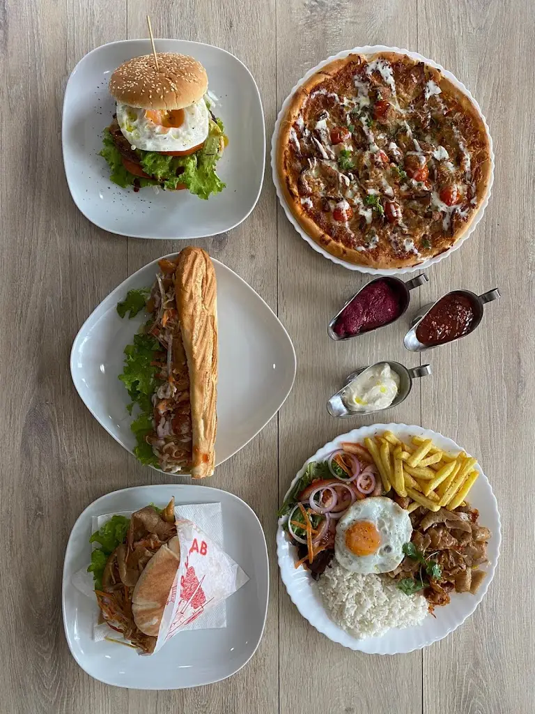 Menu_Café E Hamburgaria ROLETA_Rio de Mouro_imagen_9