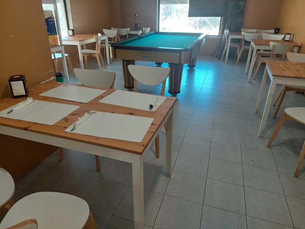 Café E Hamburgaria ROLETA ristorante a Rio de Mouro