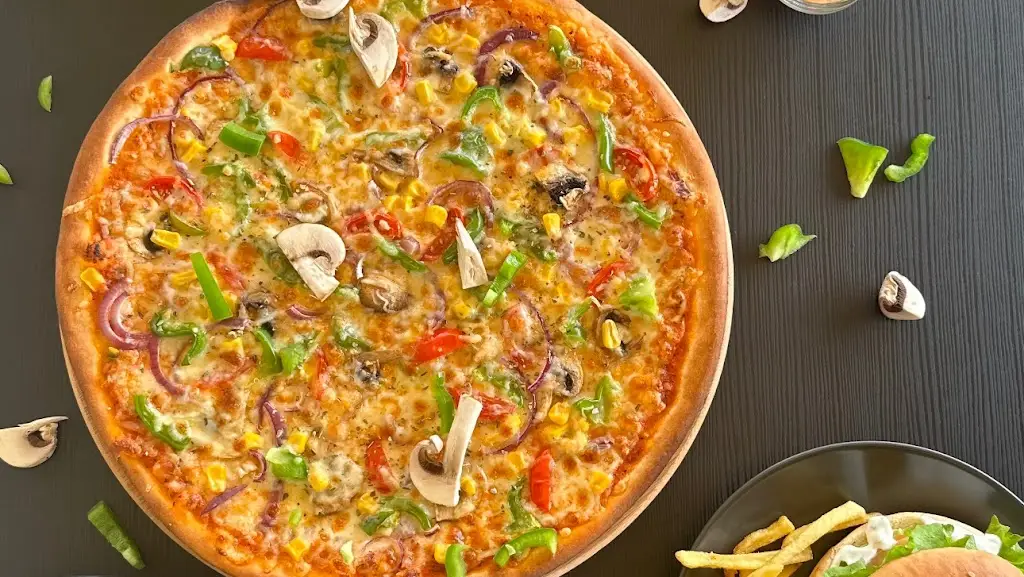 Tasty Bites Pizza & Kebab_Lourosa_slider_image_3