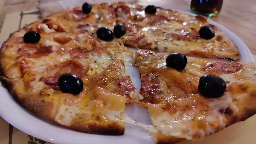 Rodrigo Reis_Dona Azeitona_São João das Lampas_recensione