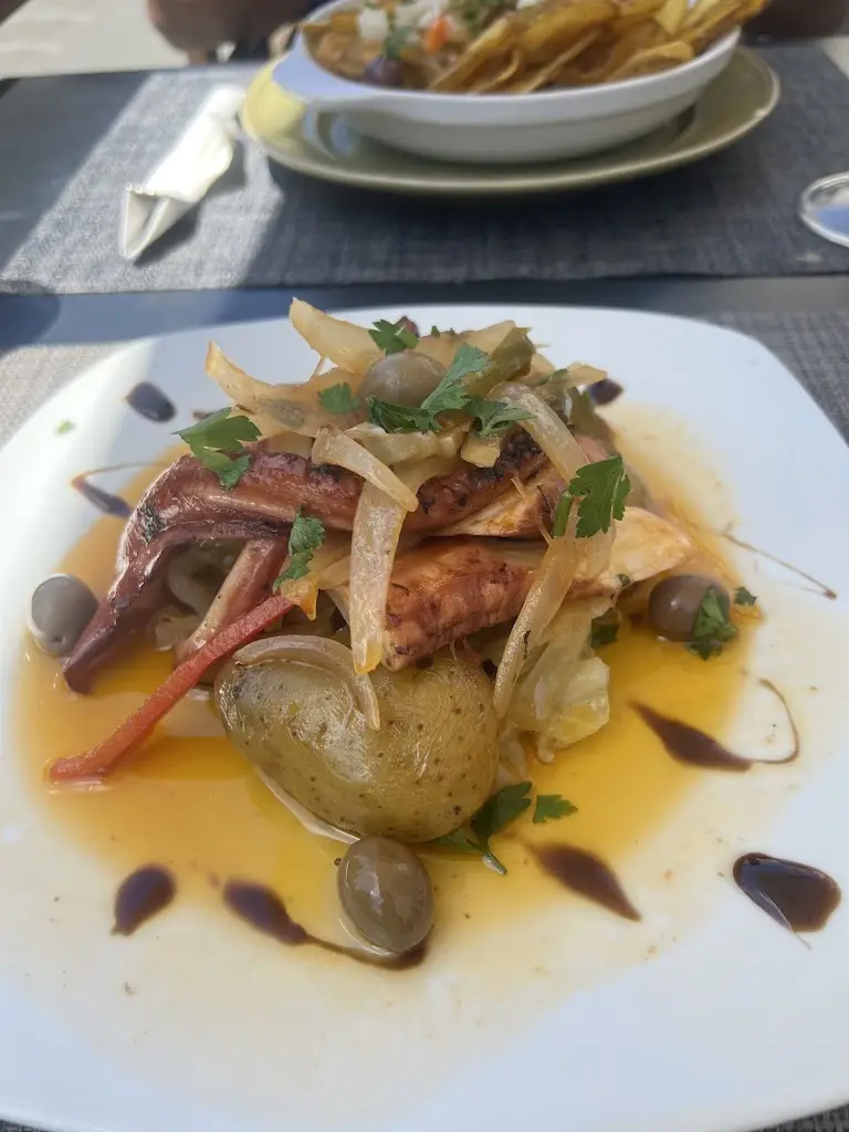 meena D_Picota-Café São Nicolau_São Nicolau_reseña