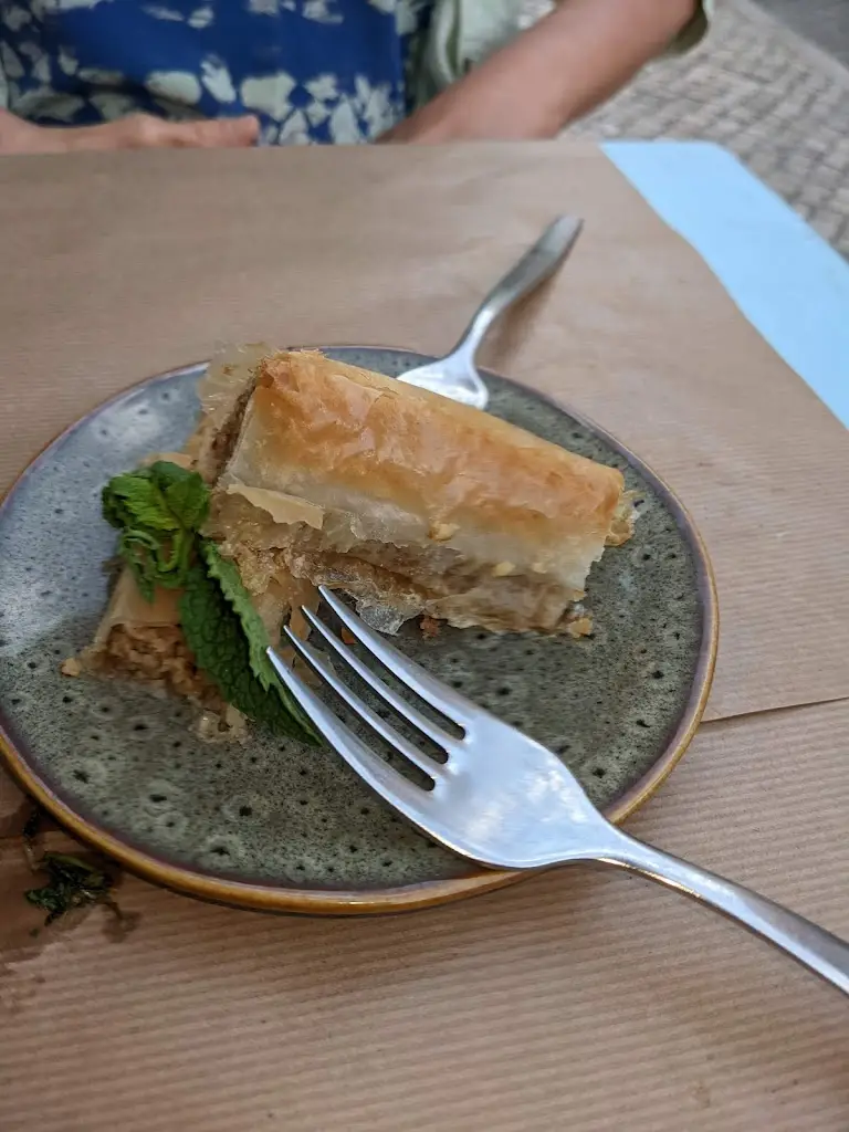 Menu_Yallah Lisboa_Santos-o-Velho_immagine_9