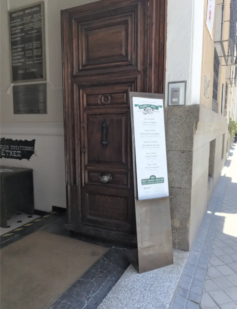 Grischa Nikolenko_Loxu_Santos-o-Velho_recensione