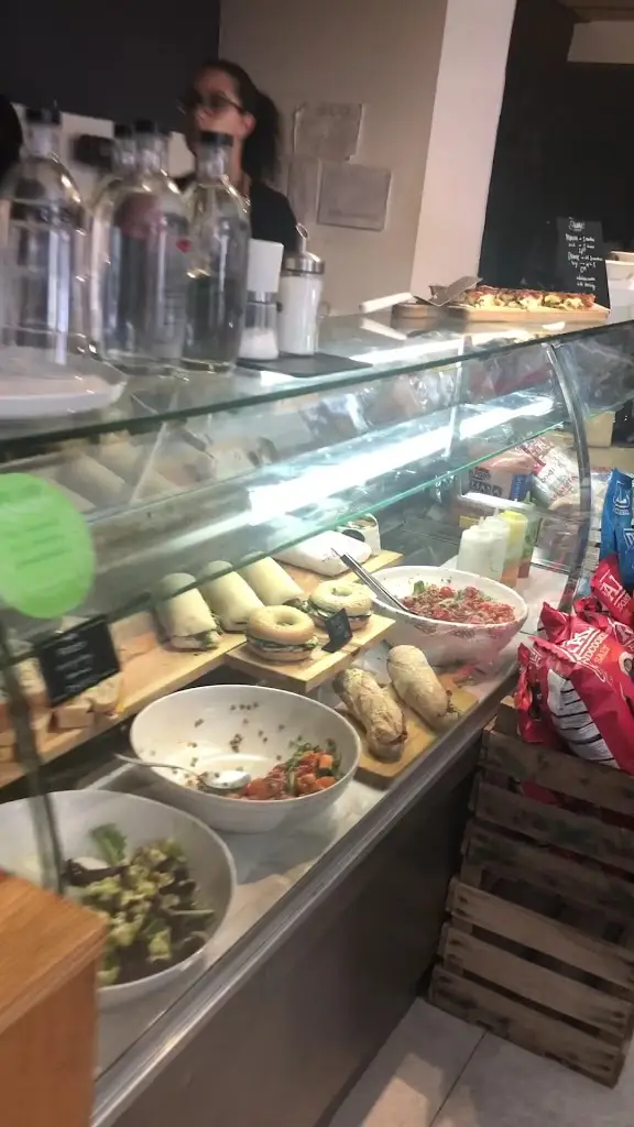 Mila - Santos - Specialty Coffee, Brunch & Salad Bar_Santos-o-Velho_slider_image_2