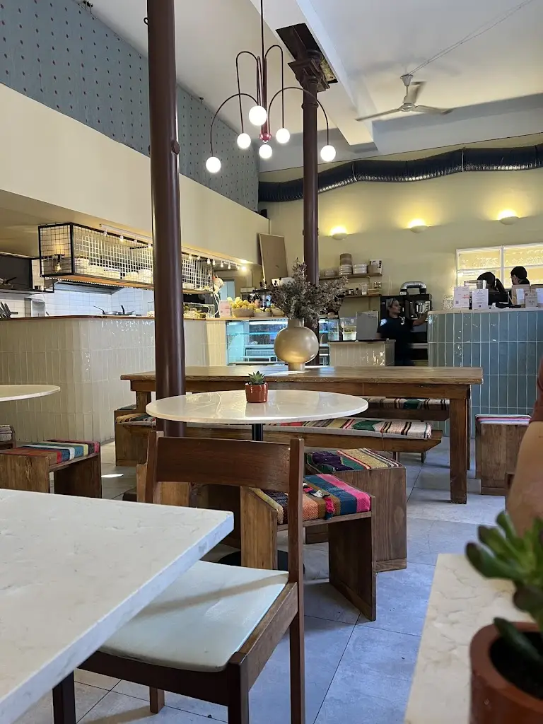 Mila - Santos - Specialty Coffee, Brunch & Salad Bar_Santos-o-Velho_slider_image_3