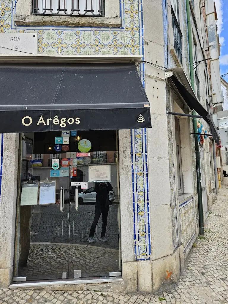 David Staines_O Arêgos_Santos-o-Velho_review