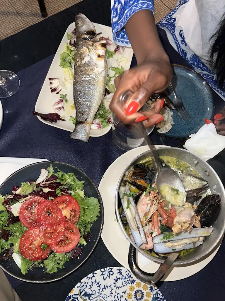 Stephany_Invicta Madragoa_Santos-o-Velho_reseña