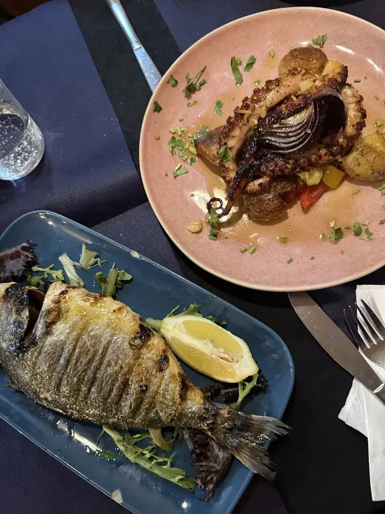 Sophie_Invicta Madragoa_Santos-o-Velho_reseña