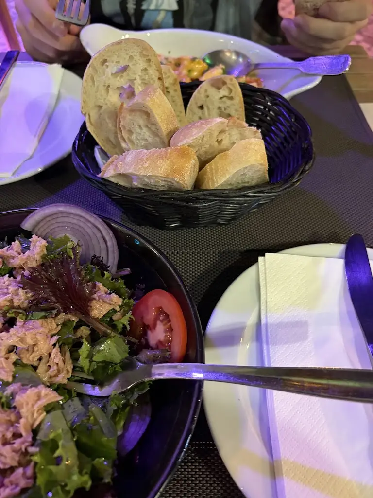 Vanessa_A Fama_Santos-o-Velho_recensione