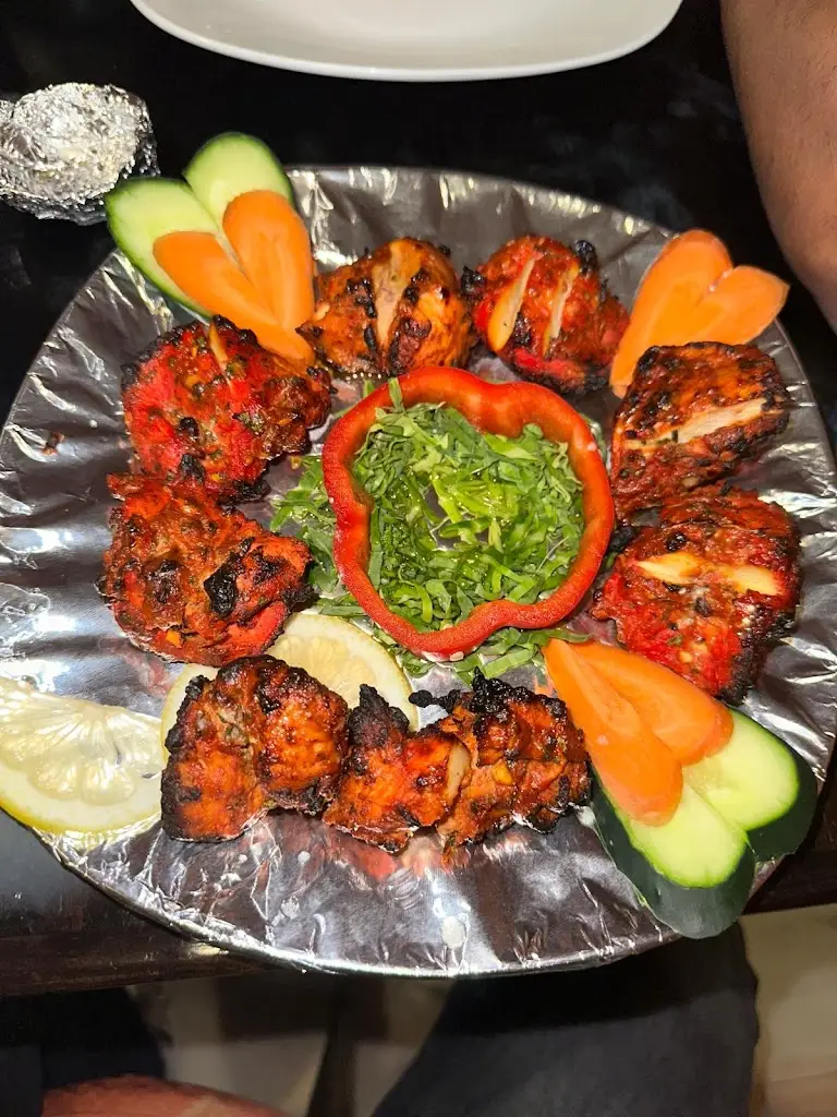 charanjit kumar_Royal Indian Restaurant_São Martinho_recensione