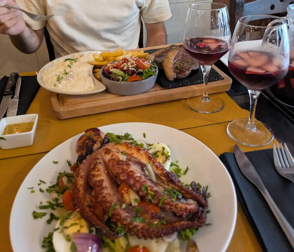 Erin McKee_Sabores da Rielle_São Sebastião da Pedreira_recensione