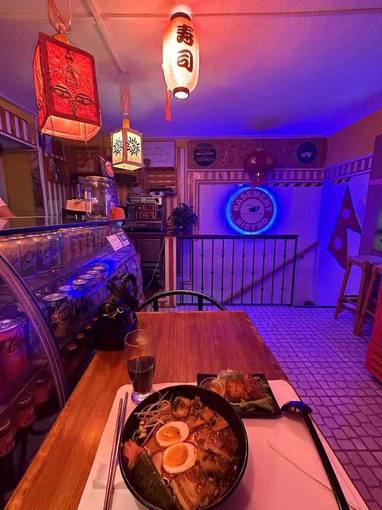 Shital Bkarma_Basement Bistro_São Sebastião da Pedreira_review