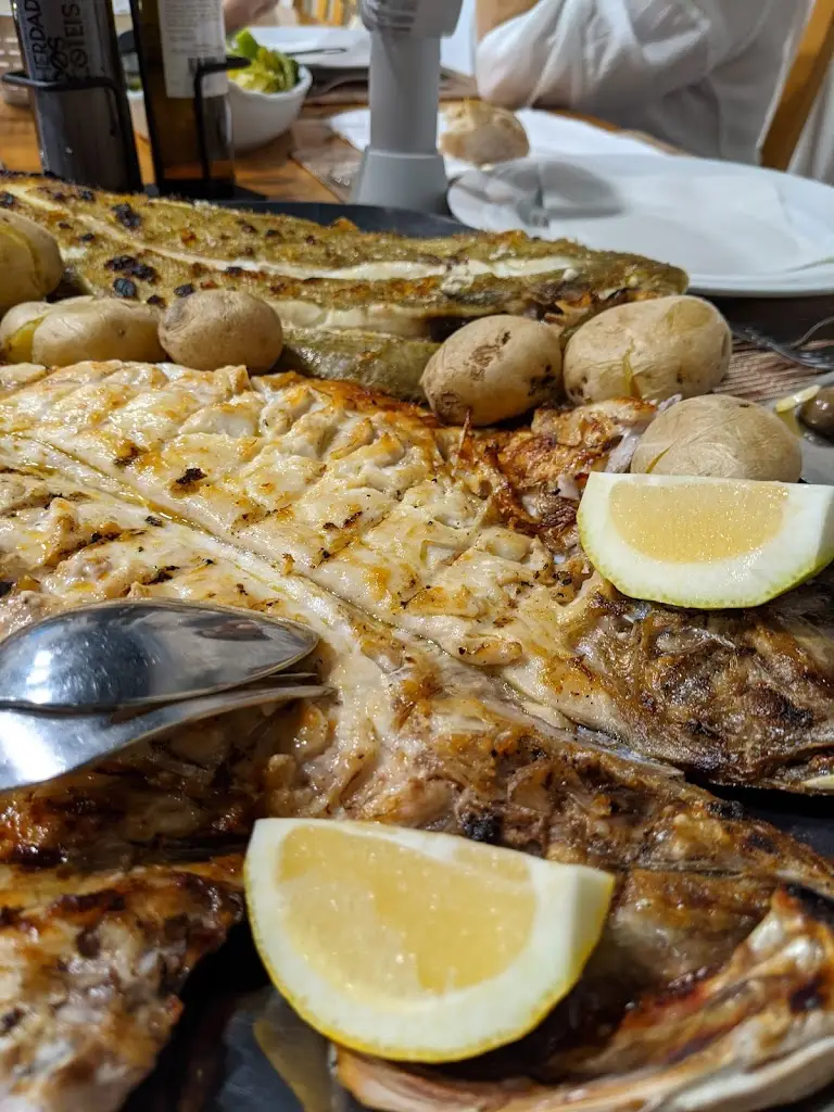 Rui Rodrigues_Clube Naval Praia da Assenta_São Pedro da Cadeira_recensione