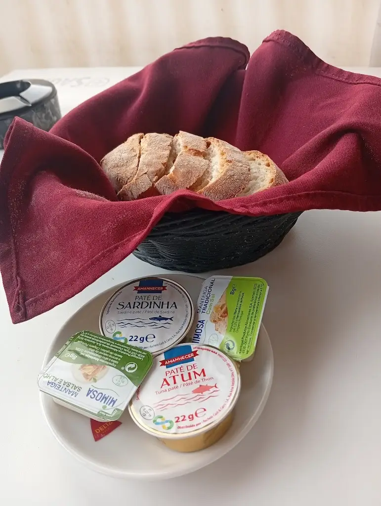 Gisela Ferreira_Colina do Sol_São Domingos de Rana_review