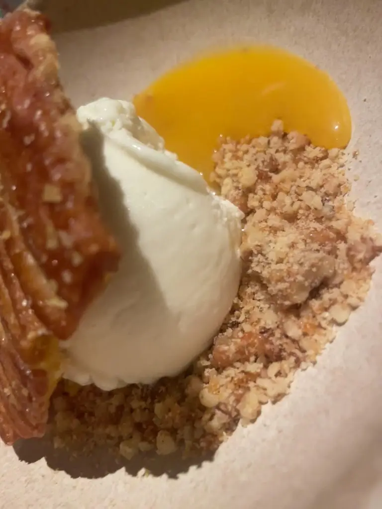 Guilherme Tavares_Aeroplano_São Domingos de Rana_recensione