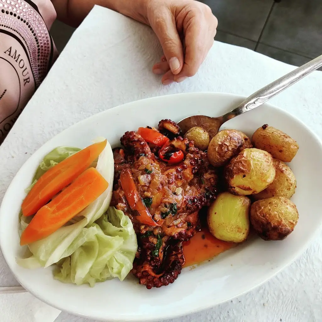 Darío D._Casa Américo_Espinho_recensione