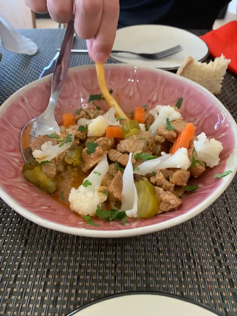 Mónica Gonçalves_Mira Serra Lounge_Vila Cortês da Serra_recensione