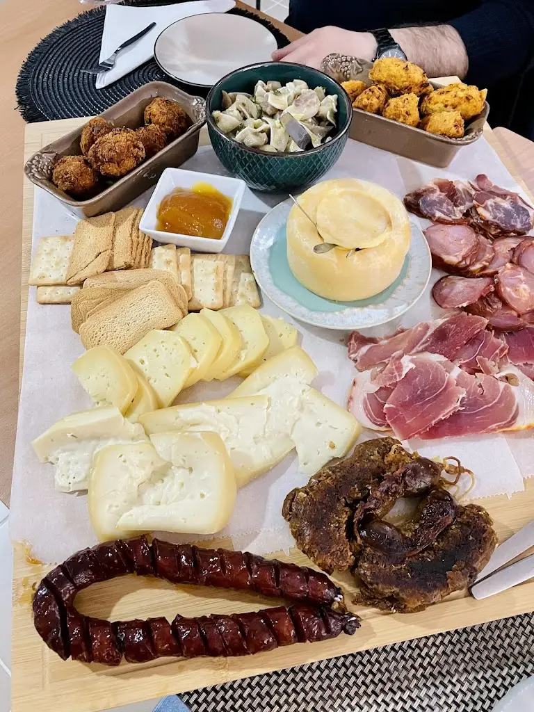 Pedro Caramelo_Mira Serra Lounge_Vila Cortês da Serra_recensione