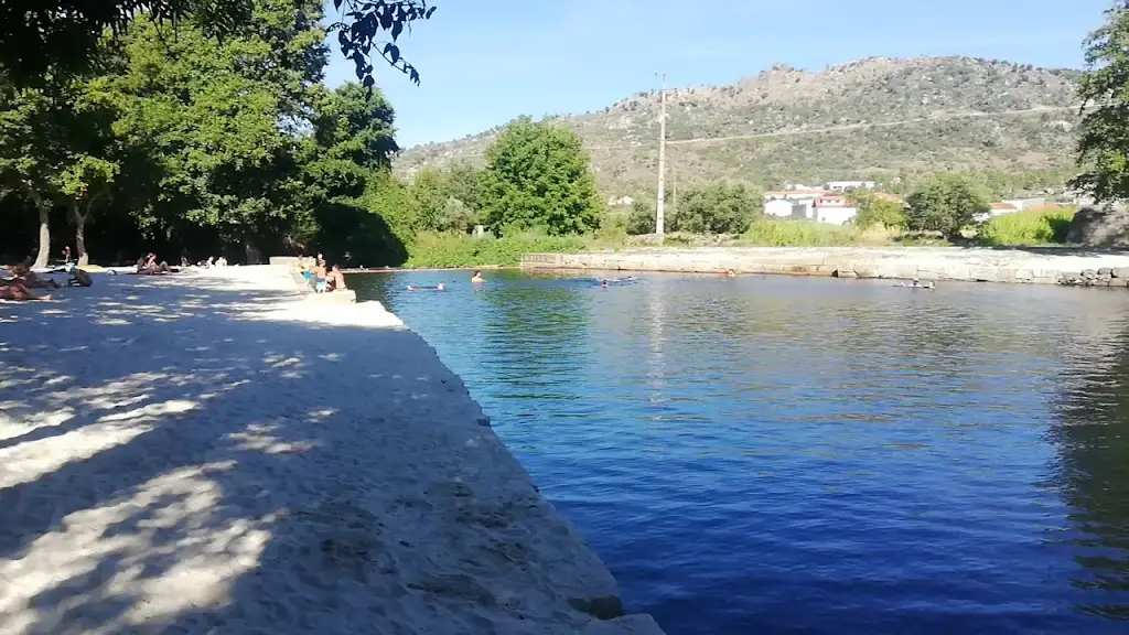 Praia Fluvial Vale do Mondego_Vila Cortês do Mondego_slider_image_2