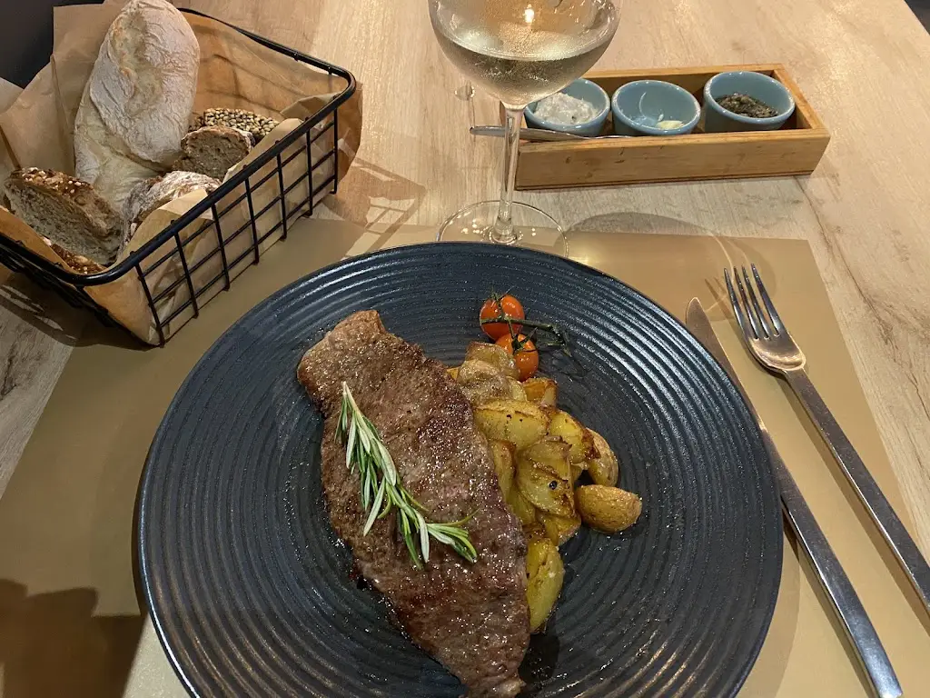 Casta Wine Bar & Restaurant_Espinho_slider_image_2