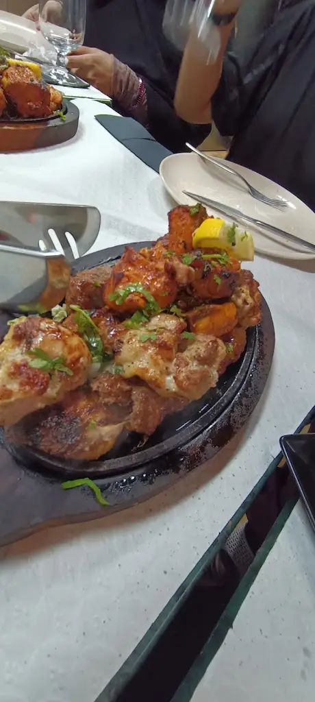 ALI MUSSAYAB_Rasoi Halal_Venda Nova_recensione