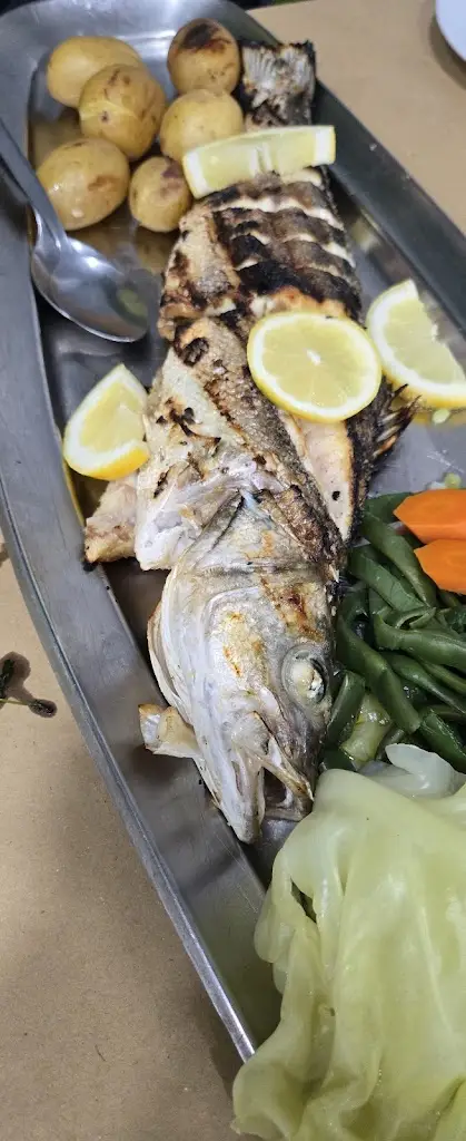 Helder Charuto_Restaurante Venda Nova_Venda Nova_recensione