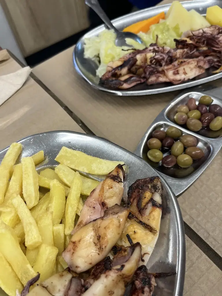 Andrii Lykhodid_Casa Papagaio_Espinho_avis