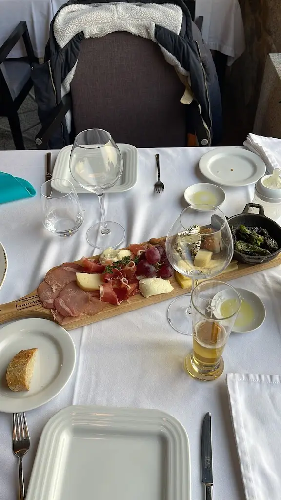 Justin West_Restaurante Solar Dos Cáceres_Vila Soeiro do Chão_review