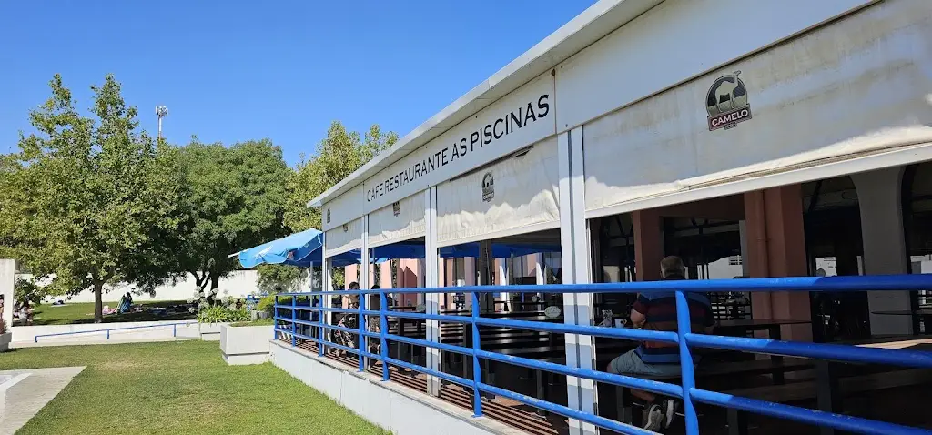 John Eason_Cafe As Piscinas_Alvaiázere_reseña