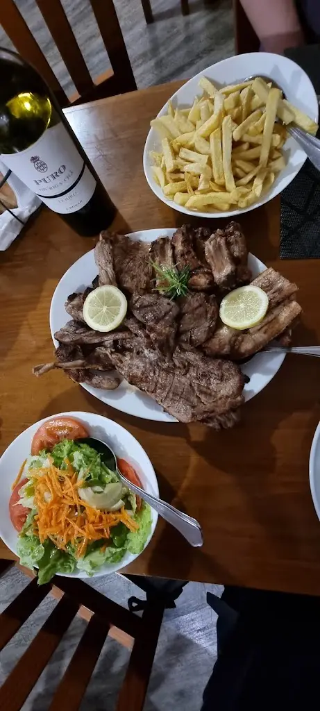 chris geake_Os Grelhados_Alvaiázere_reseña