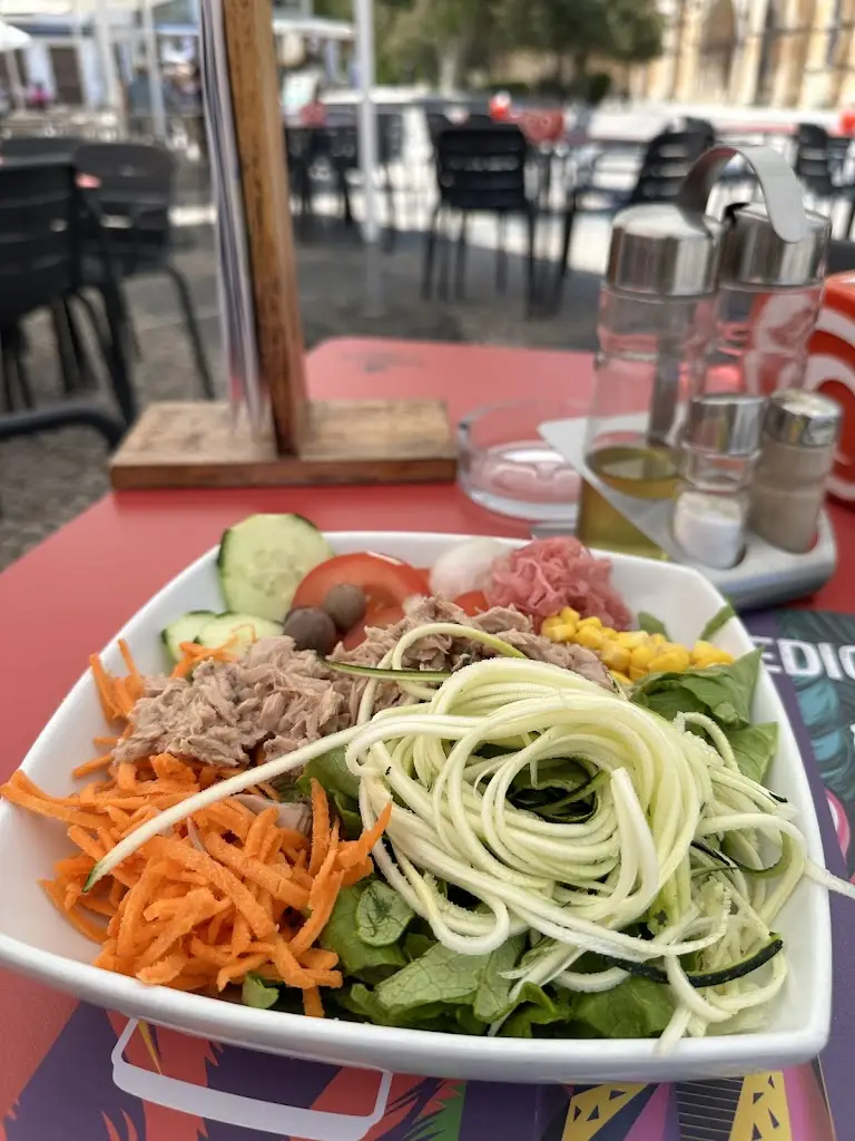 Bryce McKibben_Café Rino_Batalha_review