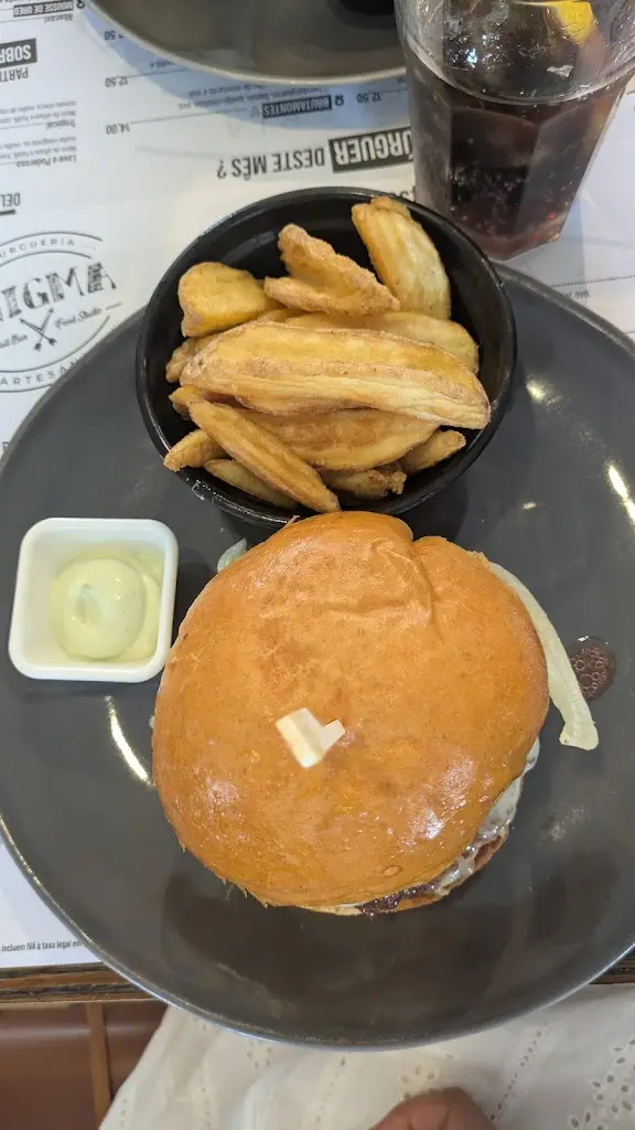 Patricia Lamas_Enigma - Hamburgueria Artesanal - Batalha_Batalha_review