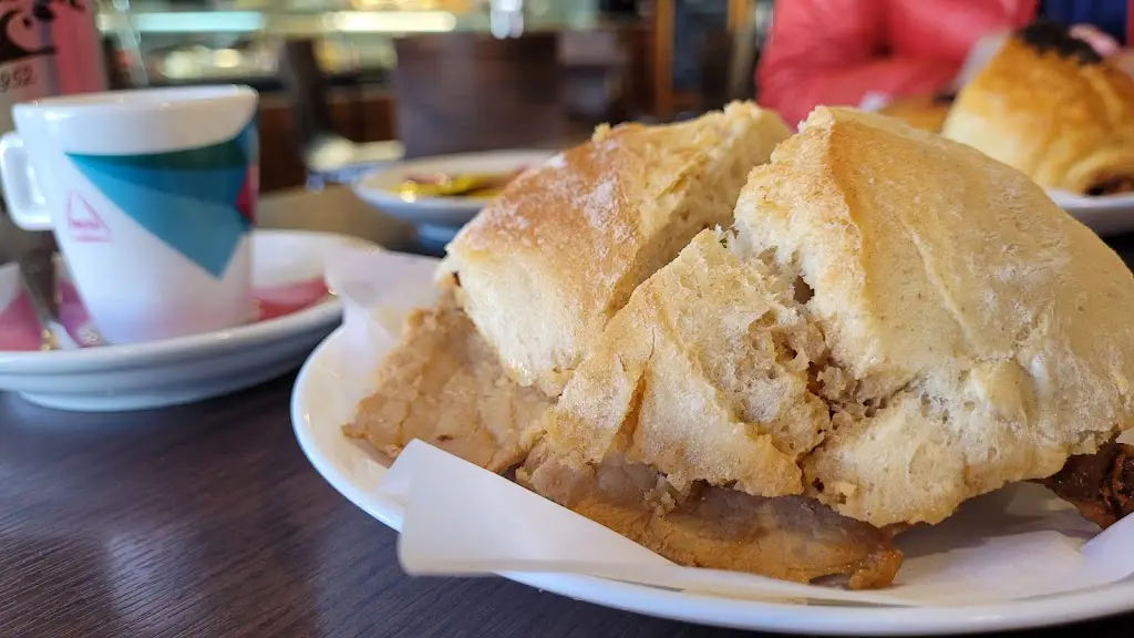 Desmond Hui_Pastelaria Arqueiro_Batalha_recensione