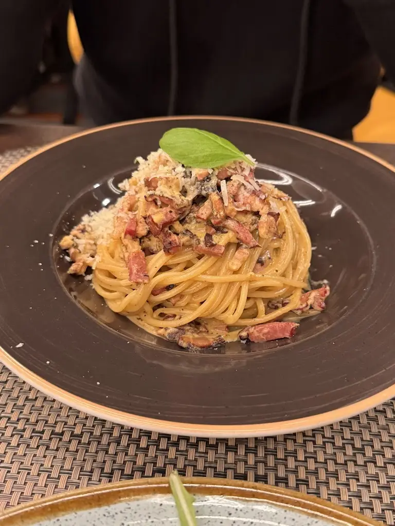 Ihor Radivilov_La via_Famalicão_review