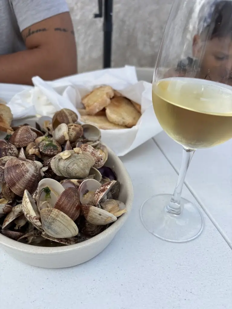 Luany Ribeiro_Buteco da Baleia_Atouguia da Baleia_recensione